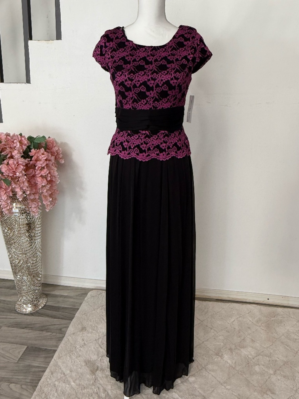 Elegant Black & Magenta Lace Peplum Maxi Dress - Size M